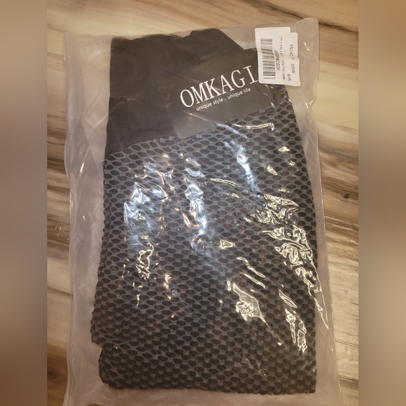 NWT 📦 Honeycomb Butt Scrunch Blk/Grey Capri Leggings - Picture 10 of 14